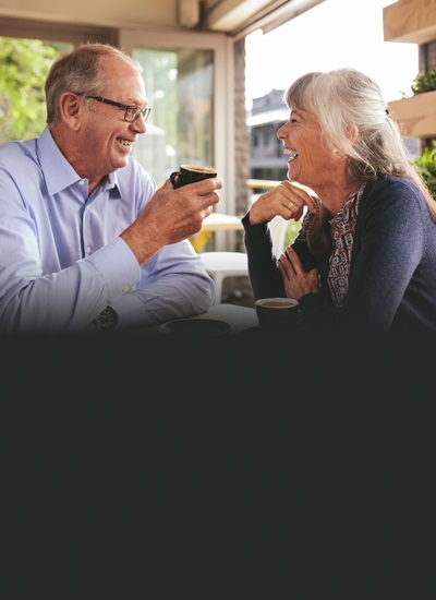 Couple eating lunch